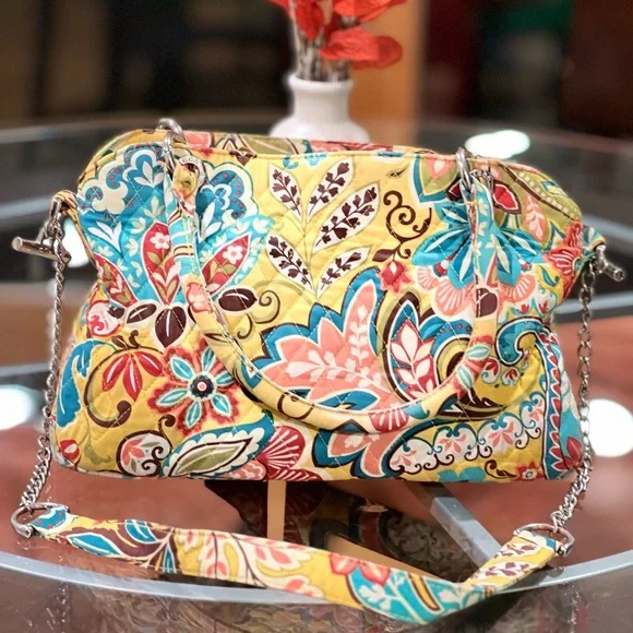 Vera Bradley Bundle: Vibrant Patterned Women\'s Purses Vera Bradley Original Tote in Paisley Key - Handbags  main image 4